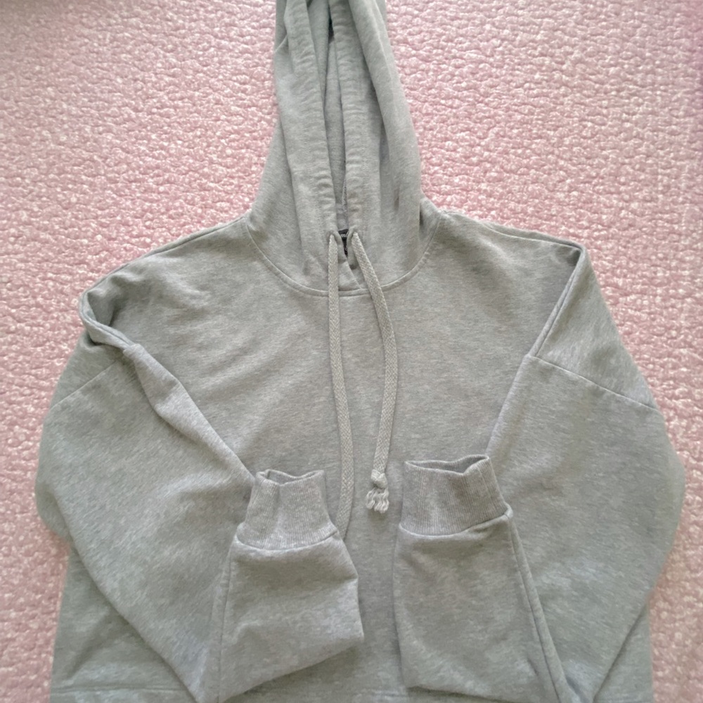 cropped grey hoodie